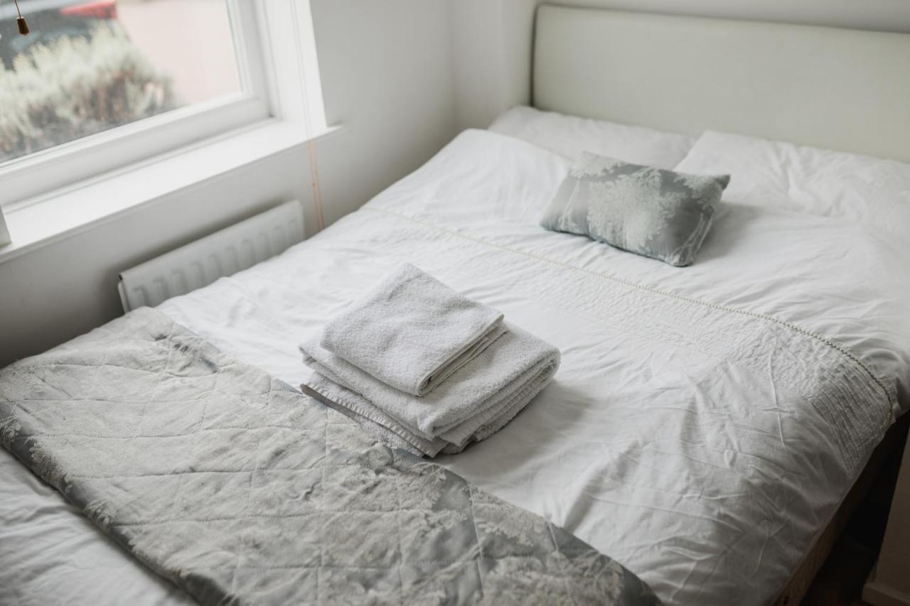 Hullidays Victora Dock- Refurbished 2024 Apartment Кингстън ъпон Хъл Екстериор снимка