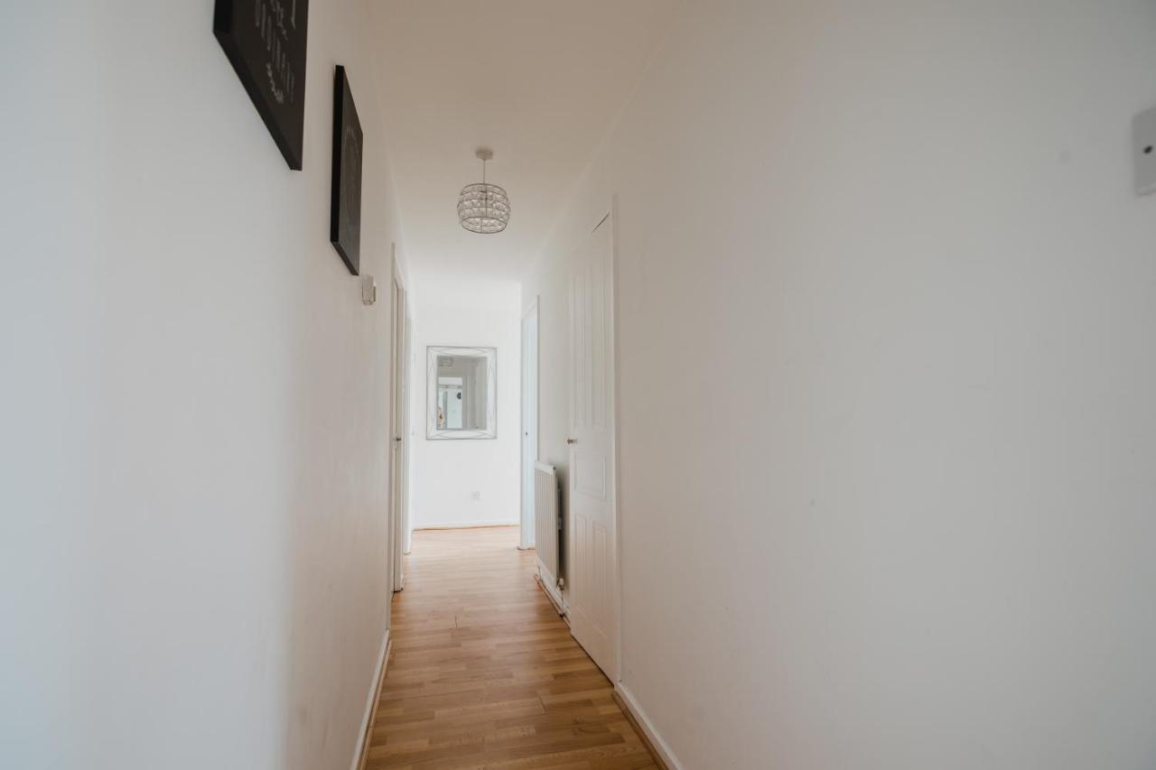 Hullidays Victora Dock- Refurbished 2024 Apartment Кингстън ъпон Хъл Екстериор снимка