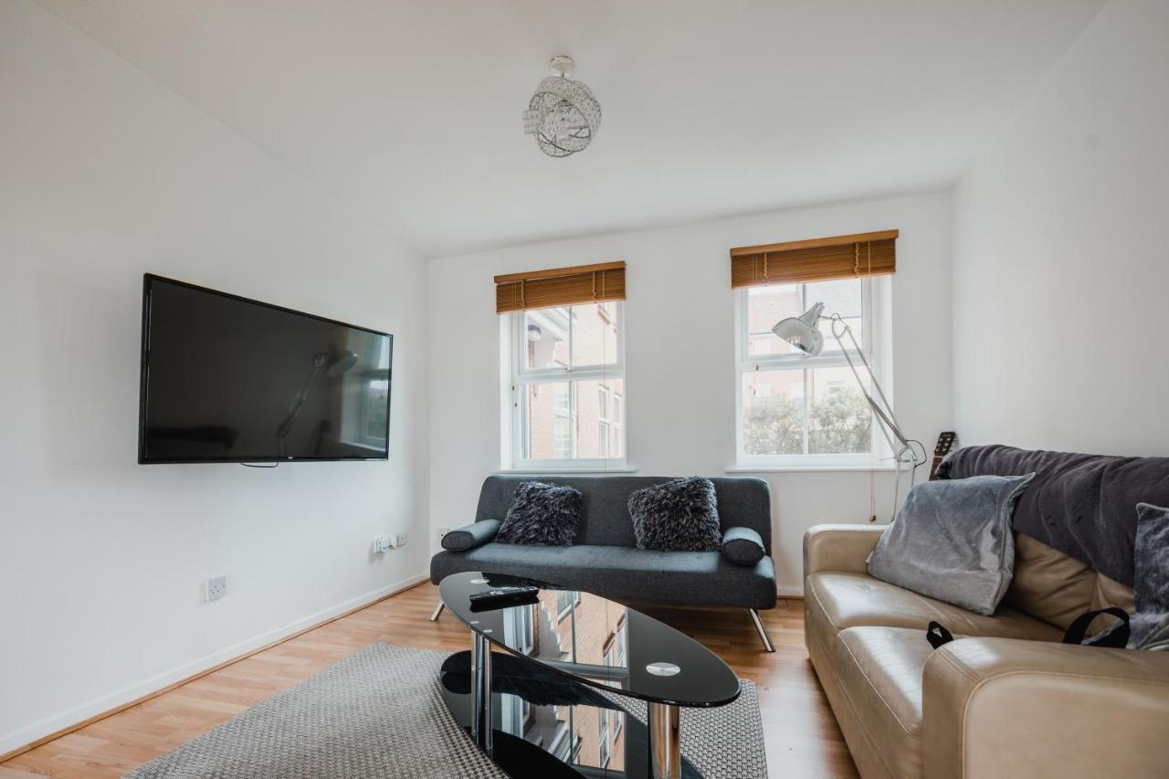 Hullidays Victora Dock- Refurbished 2024 Apartment Кингстън ъпон Хъл Екстериор снимка