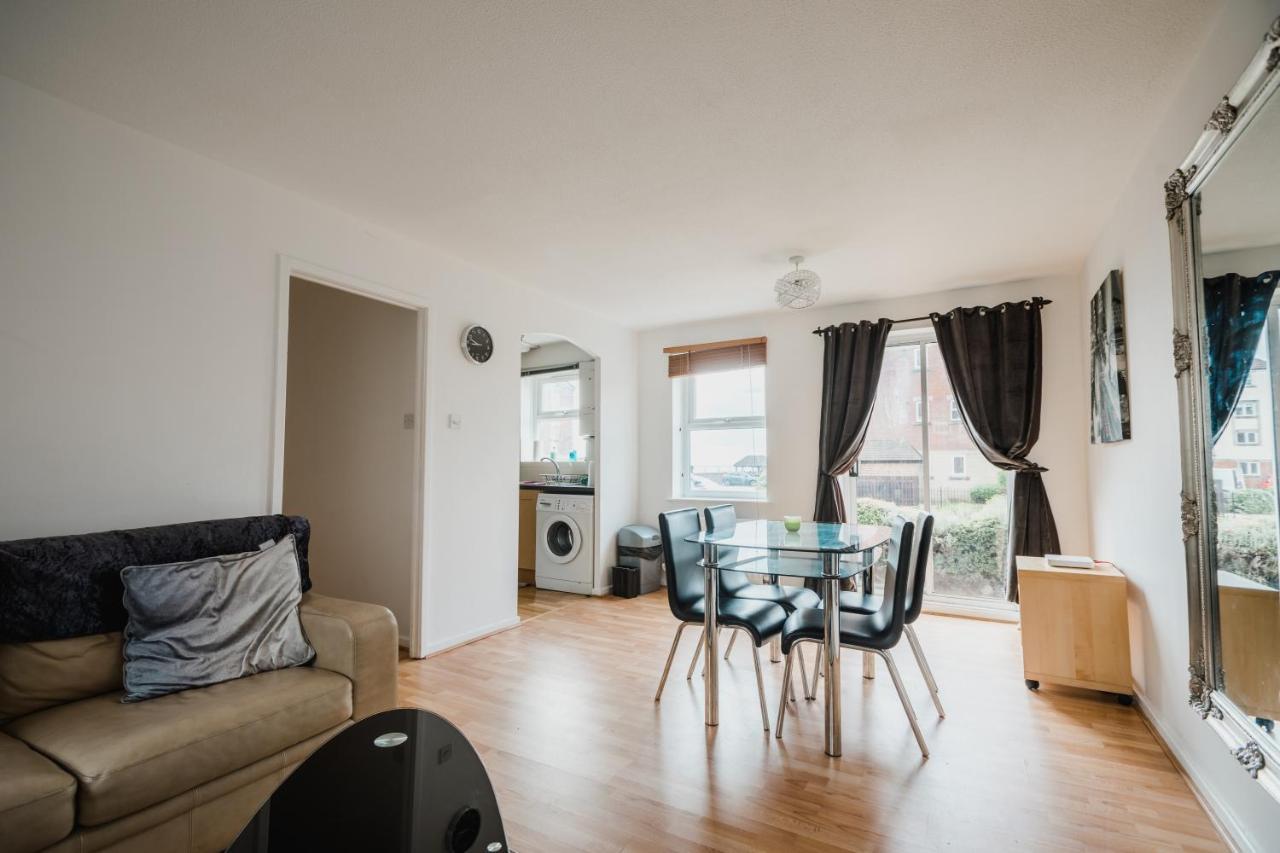Hullidays Victora Dock- Refurbished 2024 Apartment Кингстън ъпон Хъл Екстериор снимка