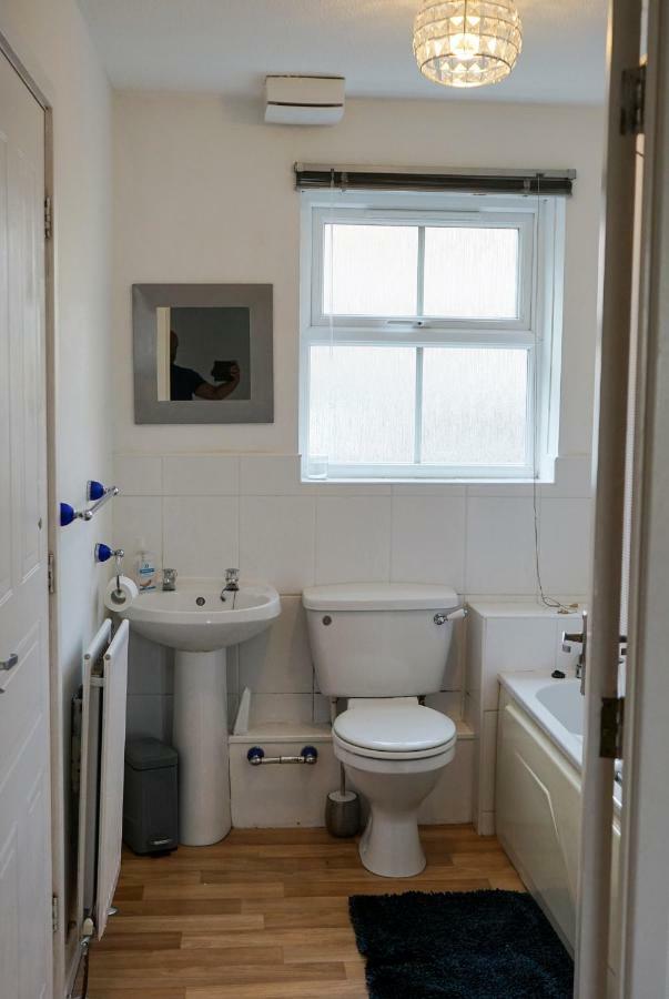 Hullidays Victora Dock- Refurbished 2024 Apartment Кингстън ъпон Хъл Екстериор снимка